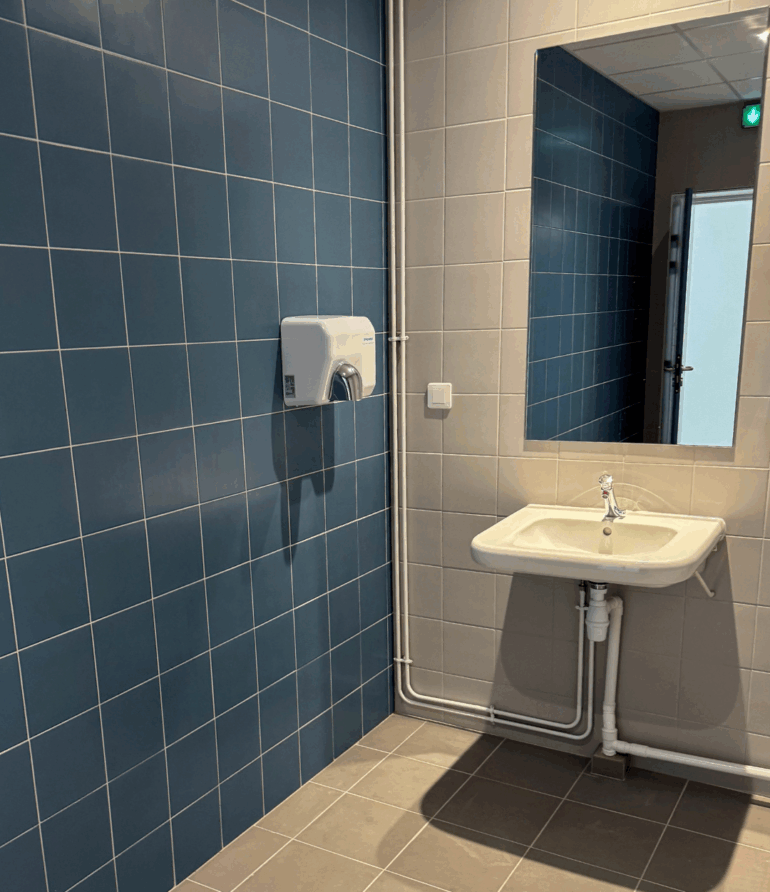 Renovation de l'atelier du Lycee Duguesclin a Brec'h